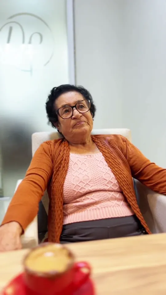 Paciente da Clínica Dentista da Família em depoimento sobre prótese protocolo.